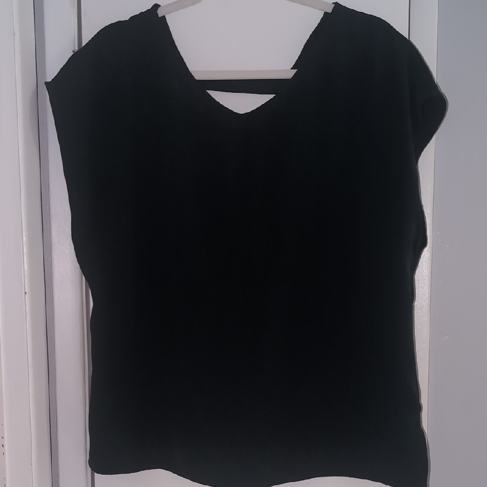 Elizabeth & Clarke Forest Green Women's Top